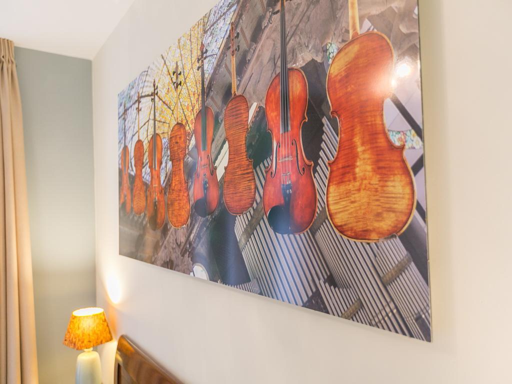 The Sunny - R.q.c. * Den Haag